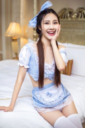 孕妇被高空抛下玻璃瓶砸断脚趾